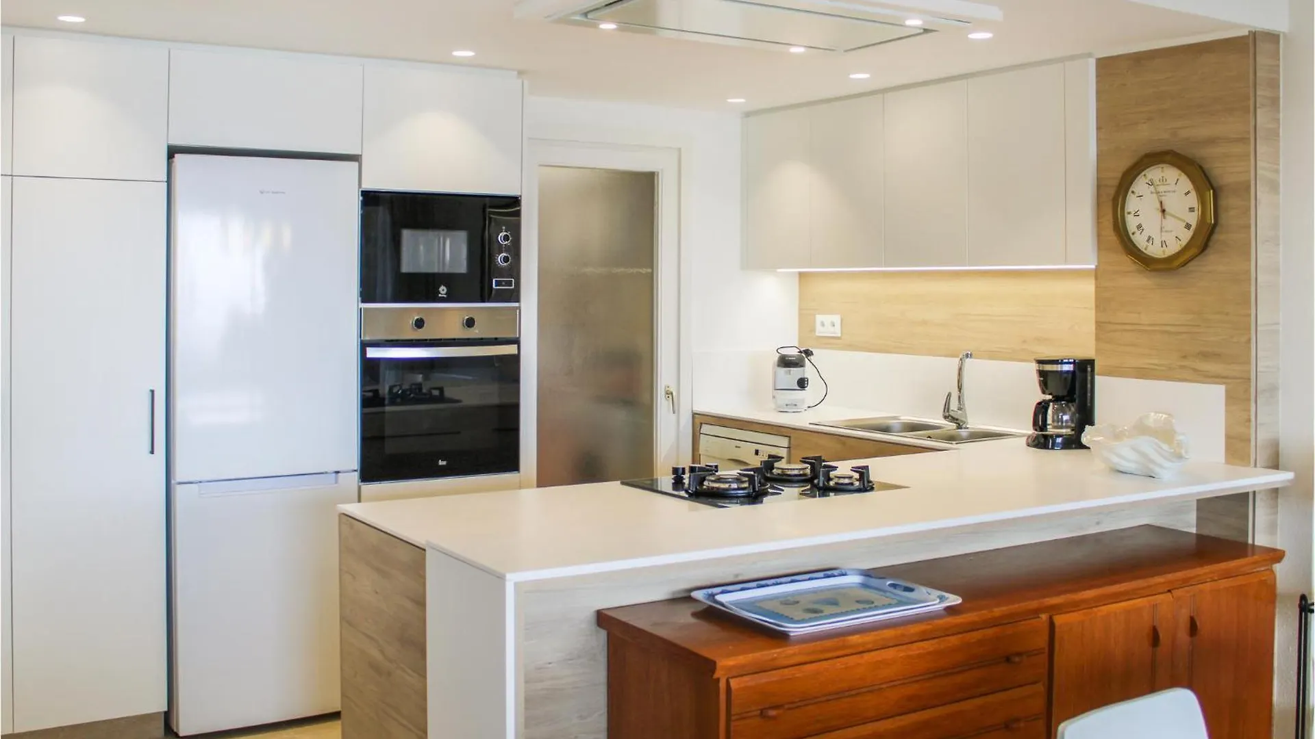 4 Bedroom Awesome Apartment In Tossa De Mar 0*,